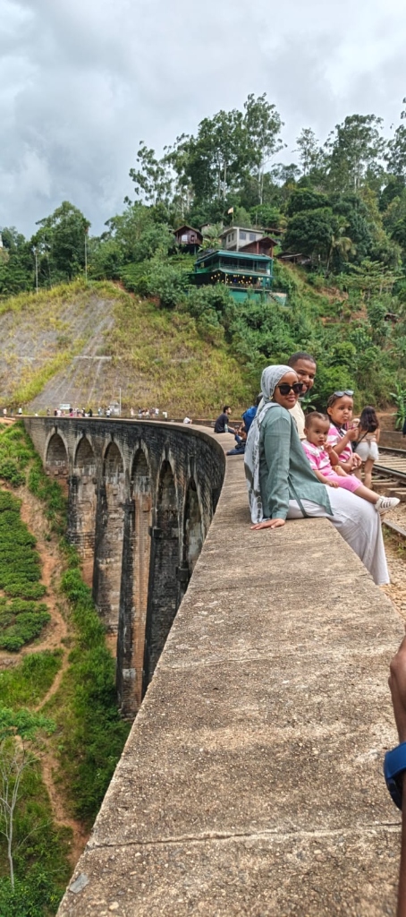 Family on Demodara Nine Arch Bridge Viaduct Ella